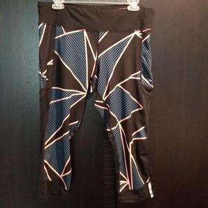 Active Capri Leggings